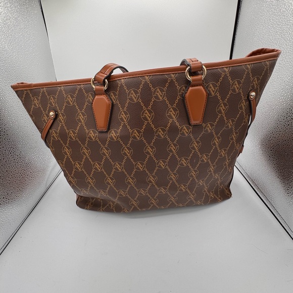 Adrienne Vittadini Large Signature Tote Bag - Picture 3 of 9